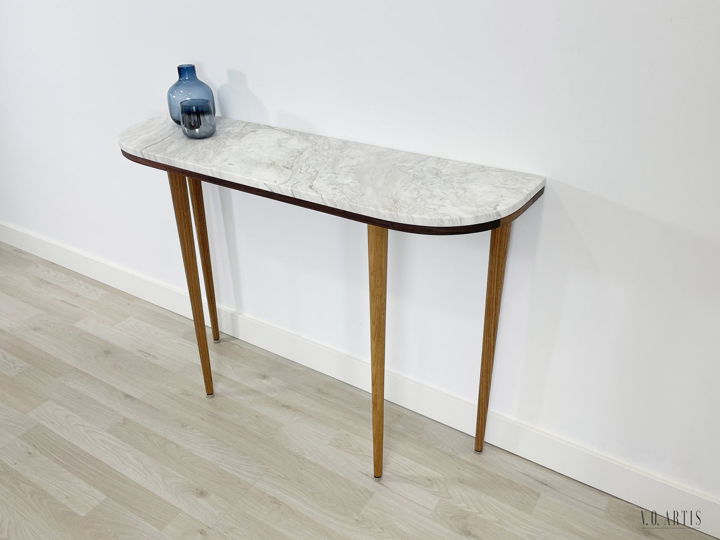 Curve console table narrow with 4 Legs in solid American Walnut and Marble top