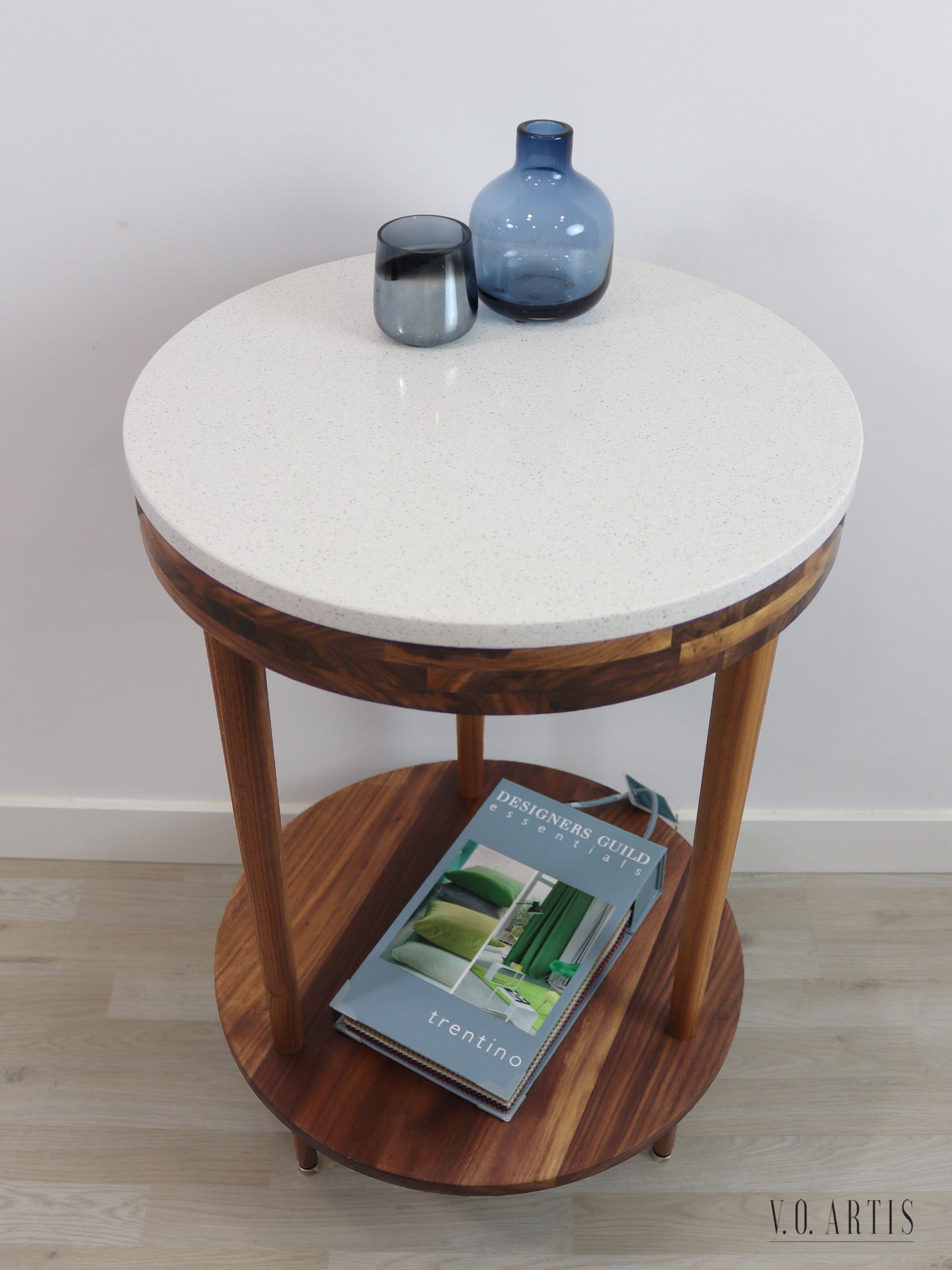 Round coffee table in solid  Walnut with shelf and marble top