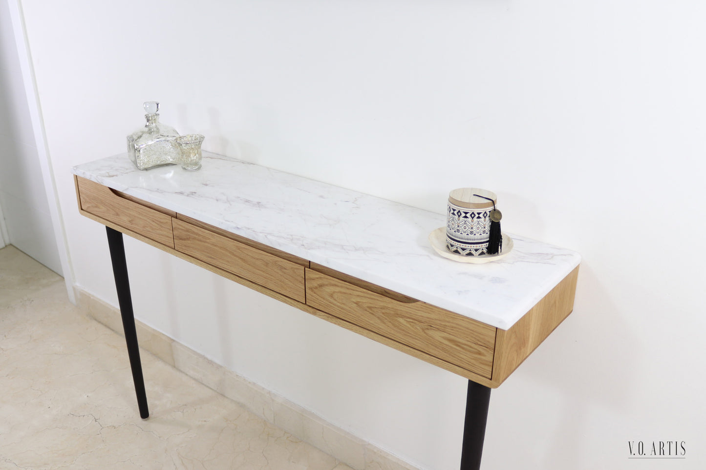 Console table with 3 drawers in solid American Oak with marble top . Entry table with drawers