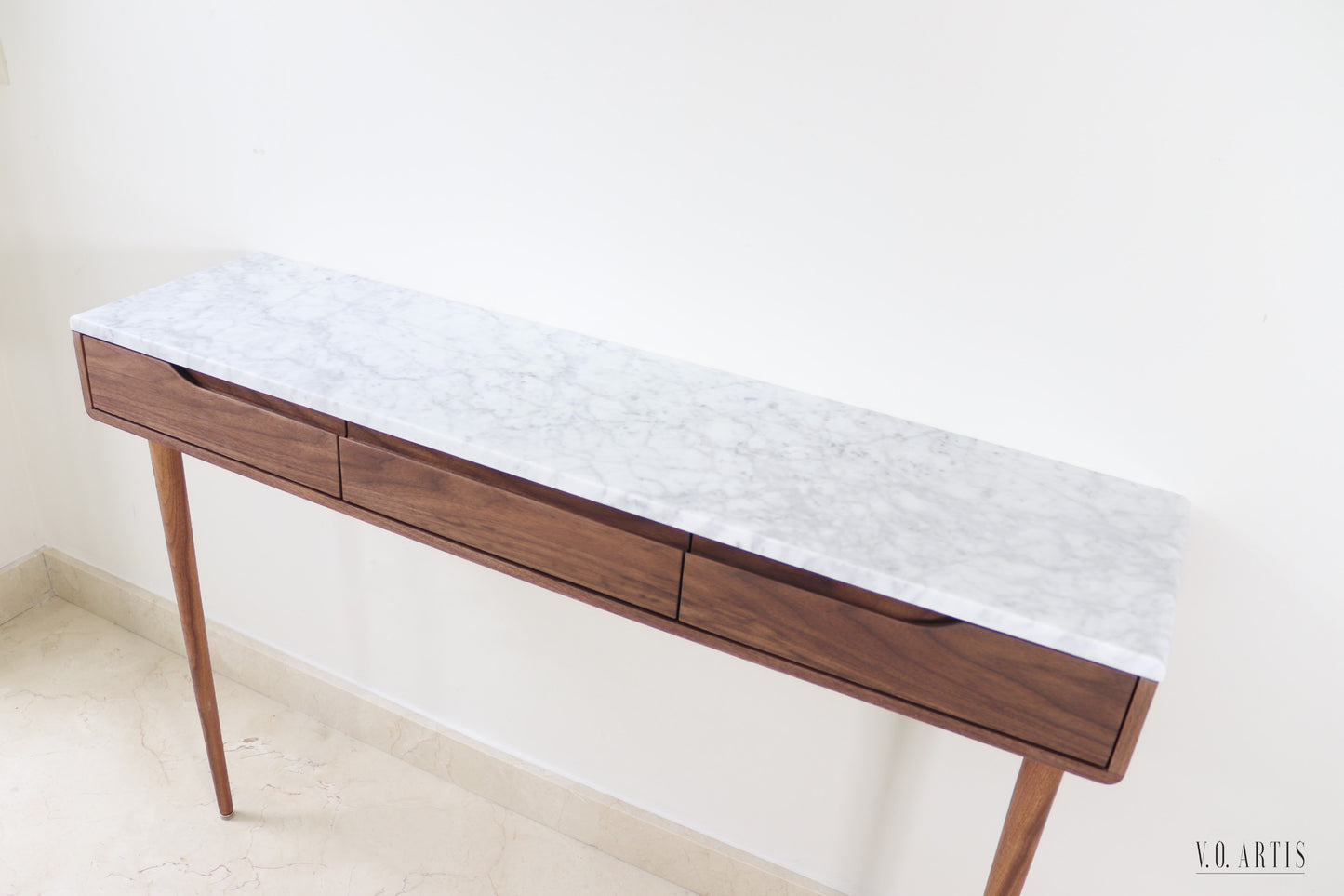 Console table with drawers in solid American walnut and marble top. Entry table with drawers