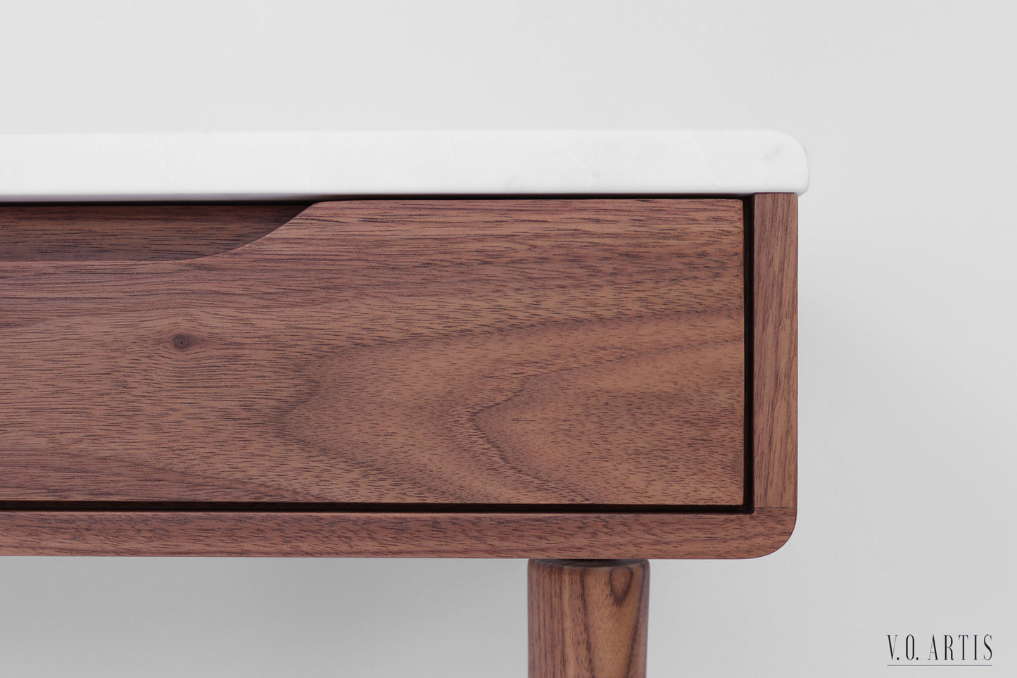 Console table with drawers in solid American walnut and marble top. Entry table with drawers